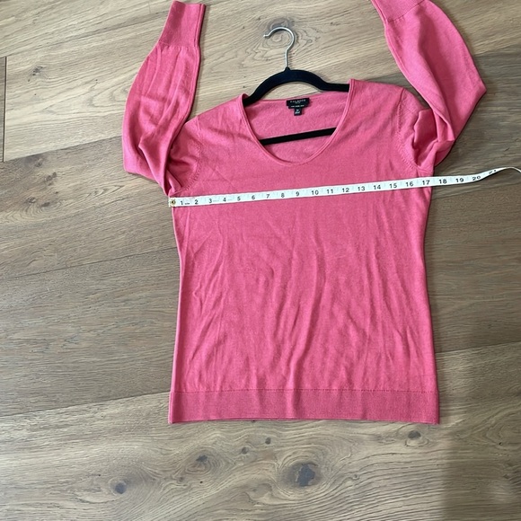 Talbots Petite 100% Pure Soft Merino V-Neck Sweater Size Small Petite - Picture 9 of 10